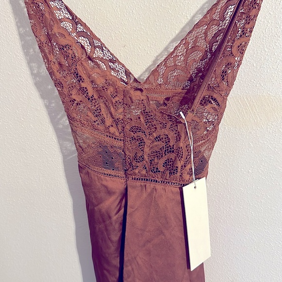 Handmade nightgowns - Picture 3 of 4